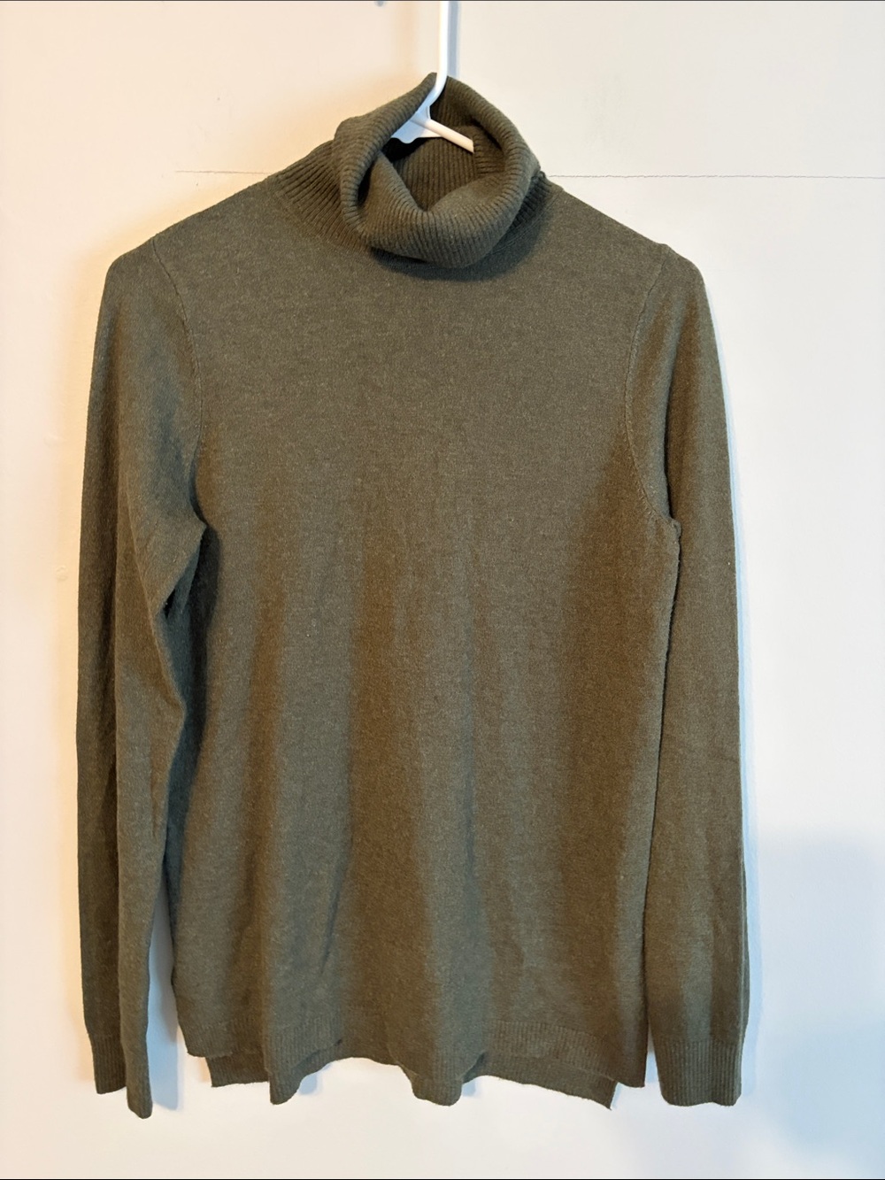 Evolution Classic Olive Turtleneck Sweater Women's Cowl Neck Knit. Small.